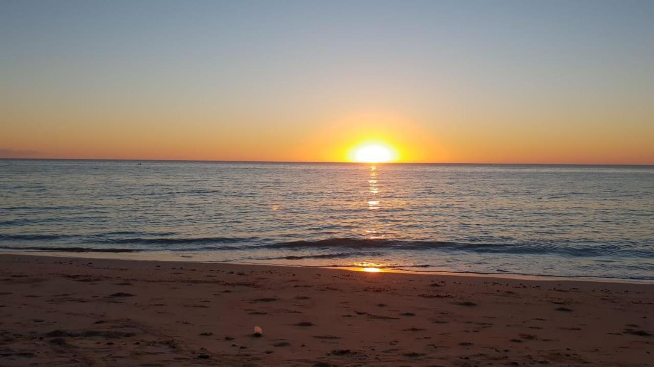 Chuiba Bay Lodge Пемба Екстериор снимка